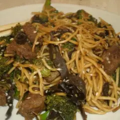 Pyszna wieprzowina w sosie teriyaki - proste przepisy i porady kulinarne
