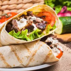 Ile kalorii ma kebab z baraniny? Zaskakujące wartości odżywcze!