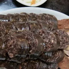 Czy kaszanka tuczy? Odkryj prawdę o jej wpływie na wagę