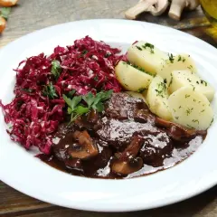 Najlepsze kawałki wołowiny na pyszne, miękkie bitki. Sekret idealnego duszenia