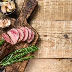 Jak upiec cielęcinę, aby była soczysta i aromatyczna - sprawdzone wskazówki