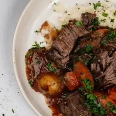 Jak uzyskać soczystą wołowinę pieczoną - sekrety idealnego pieczenia