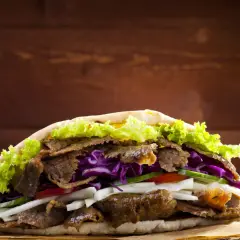 Czy baranina w kebabie to prawdziwe mięso? Co kryje się w składzie?