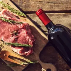 Jakie wino do wieprzowiny? Odkryj idealne parowanie dla smakoszy