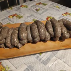 Biała kiełbasa jak zrobić - prosta receptura na domowe smaki