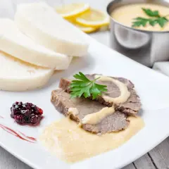 Jak zrobić sos do schabu pieczonego: 5 przepisów krok po kroku