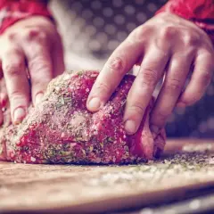 Czym przyprawić dziczyznę, by wydobyć jej wyjątkowy smak?
