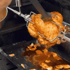 Idealny kurczak na rożnie: mistrz grillowania zdradza sekrety perfekcyjnego nabicia