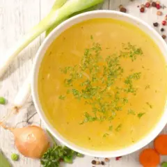 Jak zrobić naturalny domowy bulion w proszku bez glutaminianu sodu i chemii? Aromatyczny bulion z warzywami i ziołami.