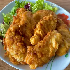 Chrupiące polędwiczki z kurczaka jak z KFC. Sekretny przepis, który zachwyci każdego
