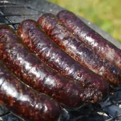 Jak grillować kaszankę na grillu gazowym - unikaj najczęstszych błędów