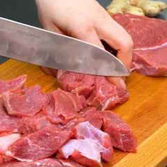 Idealna pieczona wołowina krok po kroku. Uniknij wpadek w kuchni!