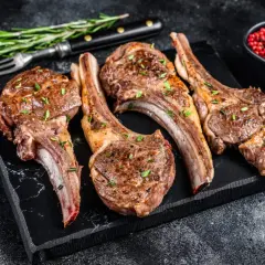 Jak przyprawić jagnięcinę do pieczenia, aby zachwycić smakiem