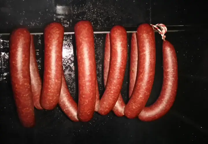 Jak zrobić kiełbasę z baraniny i wieprzowiny – prosta receptura krok po kroku