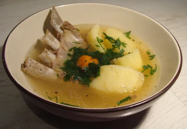 Jakie przyprawy do rosołu z baraniny, aby uzyskać wyjątkowy smak?
