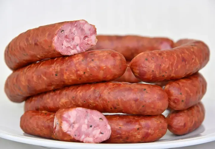Kiełbasa bezglutenowa: Przepisy, które zachwycą Twoje podniebienie