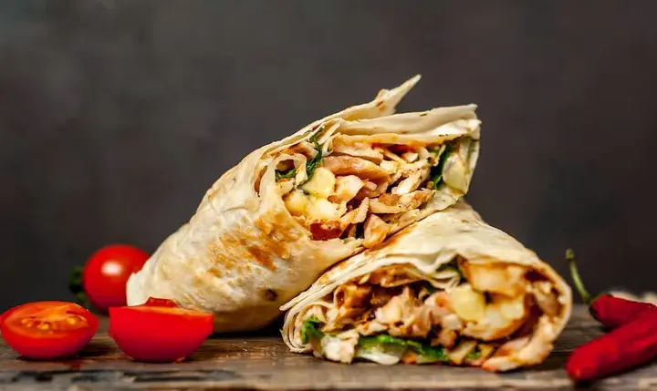 Shoarma z kurczaka co to? Odkryj jej smak i prosty przepis