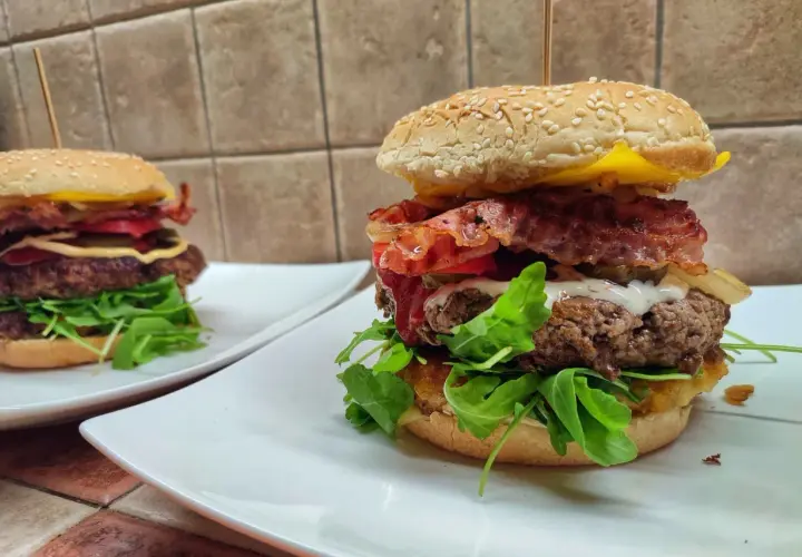 Jaka wołowina na burgery? Odkryj najlepsze kawałki dla smaku