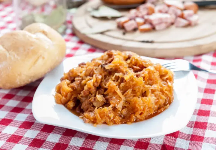 Jakie przyprawy do bigosu? Odkryj sekrety smaku tej potrawy