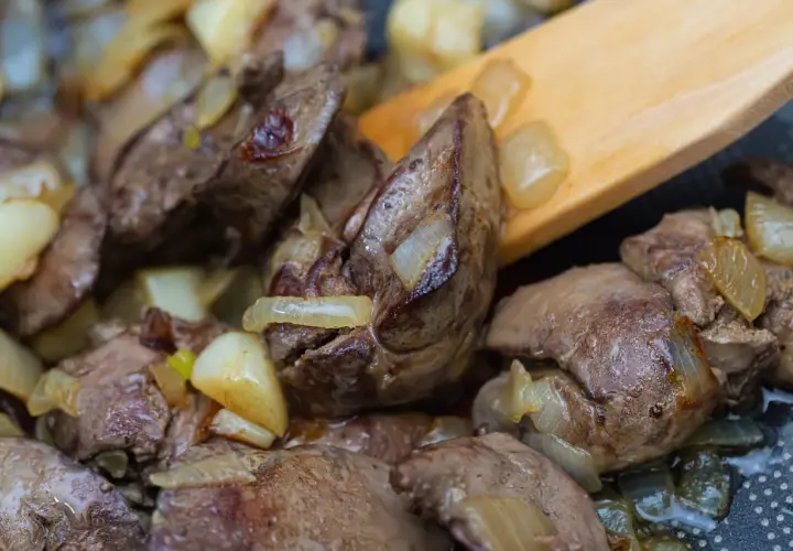 Jak smażyć wątróbkę żeby nie strzelała - sprawdzone sposoby na sukces