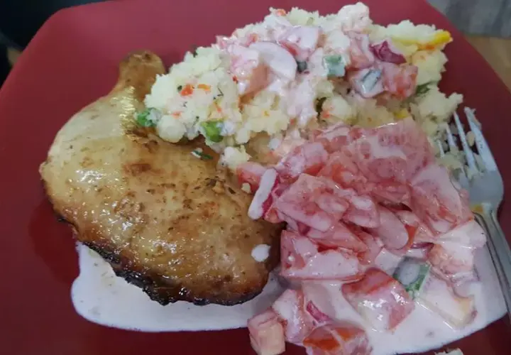 Ile kalorii ma pieczone udko z kurczaka? Zaskakujące różnice w kaloriach