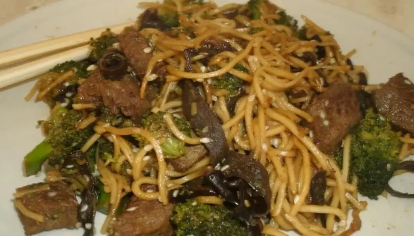 Pyszna wieprzowina w sosie teriyaki - proste przepisy i porady kulinarne