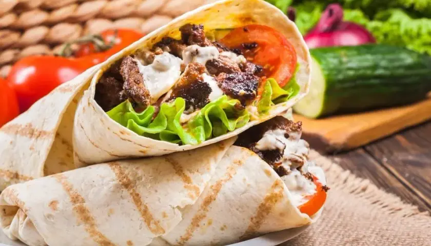 Ile kalorii ma kebab z baraniny? Zaskakujące wartości odżywcze!