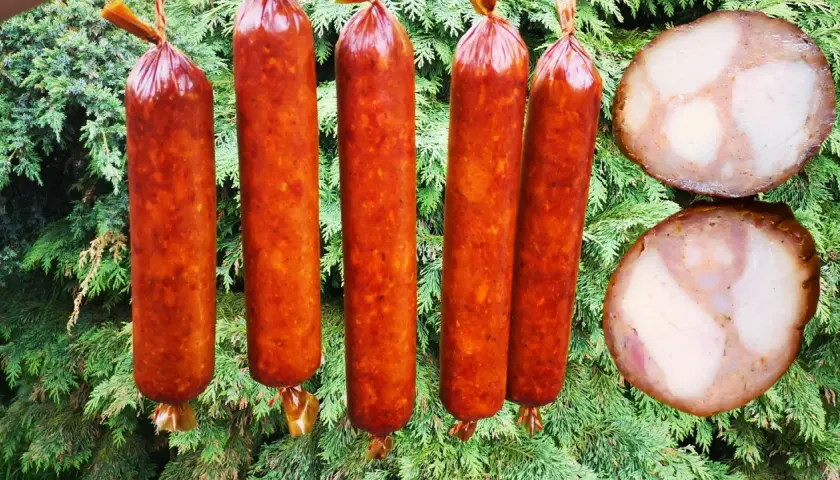 Jak zrobić kiełbasę drobiową z kurczaka - prosty przepis krok po kroku