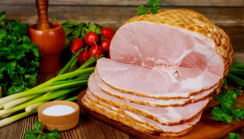 Czy schab po wędzeniu trzeba parzyć, aby zachować jego smak?