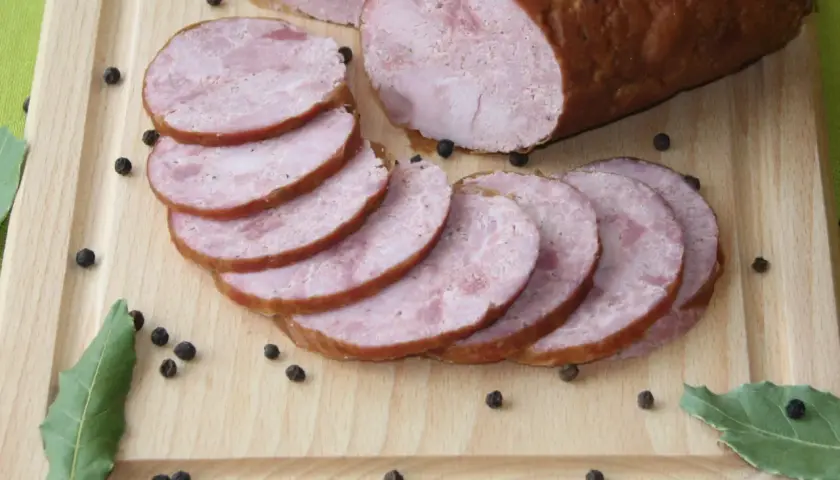 Jak przygotować kiełbasę szynkową parzoną nie wędzoną w domu