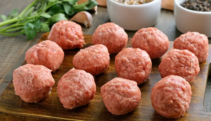 Jakie przyprawy do mięsa mielonego wieprzowego, aby zachwycić smakiem