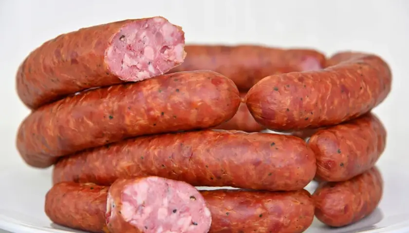 Kiełbasa bezglutenowa: Przepisy, które zachwycą Twoje podniebienie
