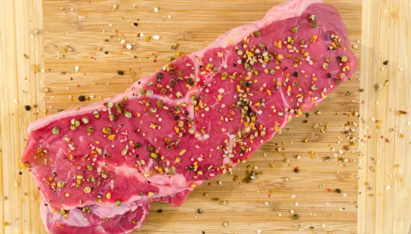 Jakie przyprawy do peklowania na mokro? Odkryj idealne połączenia smaków