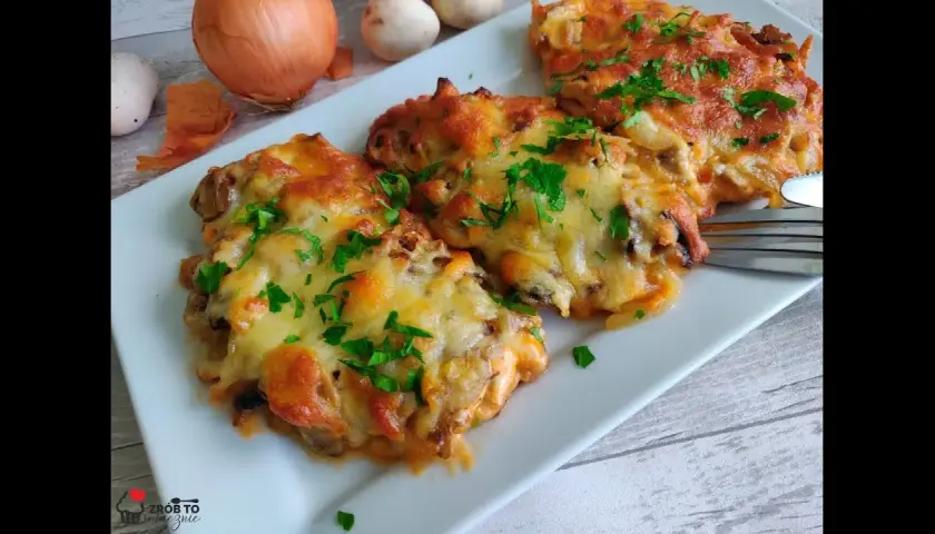 Jak zrobić schab z pieczarkami - prosty przepis na pyszne danie