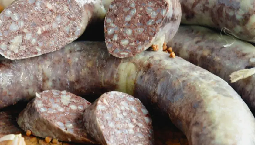 Czy kaszankę można jeść w piątek? Poznaj zasady i wyjątki
