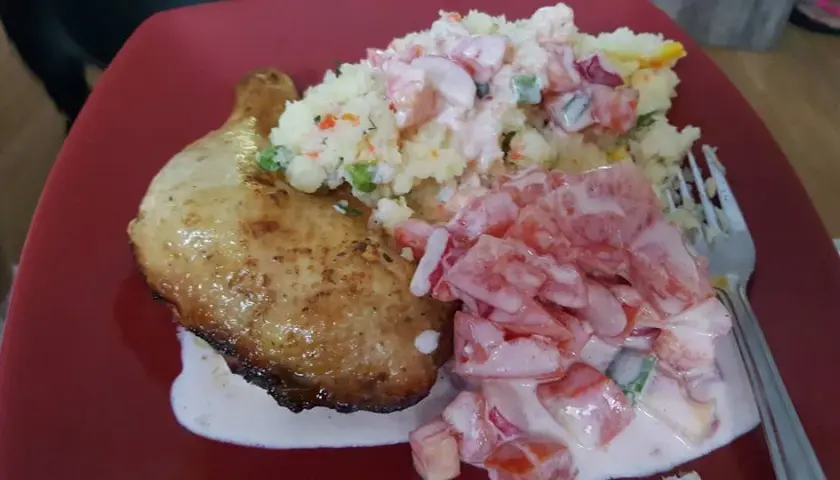 Ile kalorii ma pieczone udko z kurczaka? Zaskakujące różnice w kaloriach