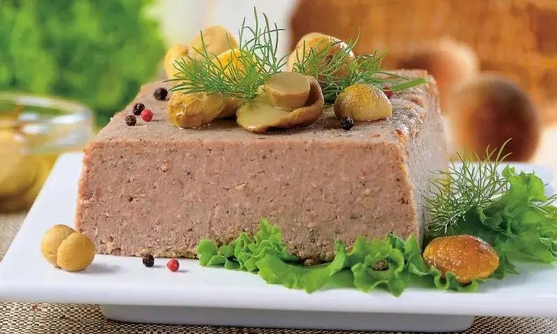 Domowy pasztet wieprzowy krok po kroku. Prosty przepis dla każdego