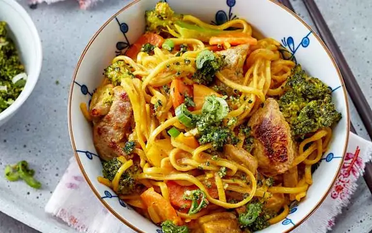 Najlepsze przepisy na wieprzowinę curry, które zachwycą Twoje podniebienie