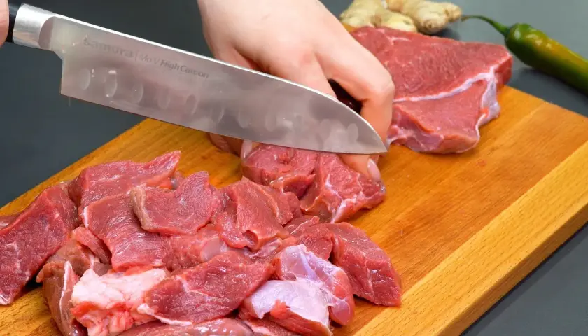 Idealna pieczona wołowina krok po kroku. Uniknij wpadek w kuchni!