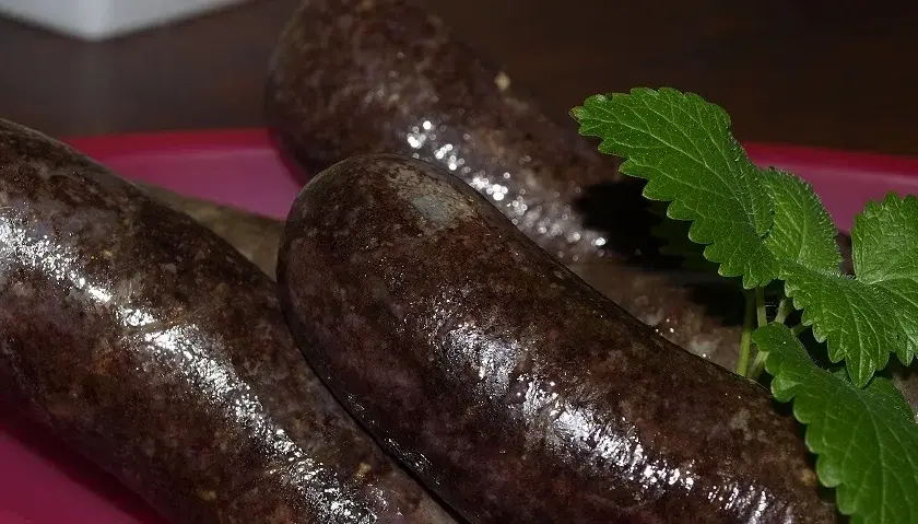 Jak szybko rozmrozić kaszankę - skuteczne metody bez czekania