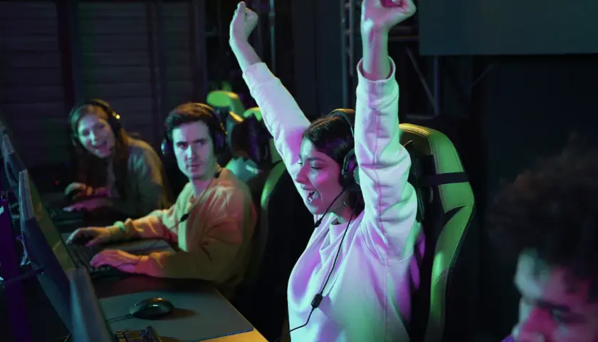 Dlaczego e-sport stał się jedną z najszybciej rosnących gałęzi cyfrowej rozrywki