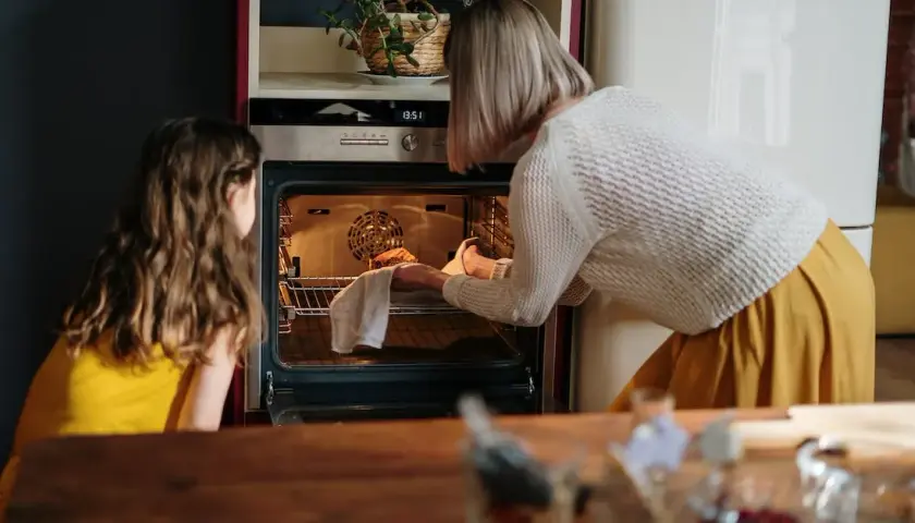 Idealna temperatura pieczenia pasztetu. Unikaj tych błędów w kuchni!