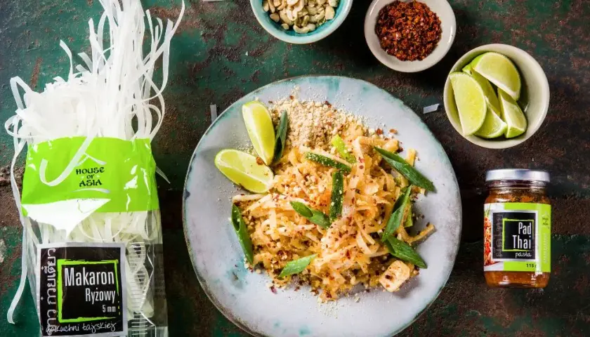 Pyszny pad thai z wołowiną, który zaskoczy Twoje kubki smakowe
