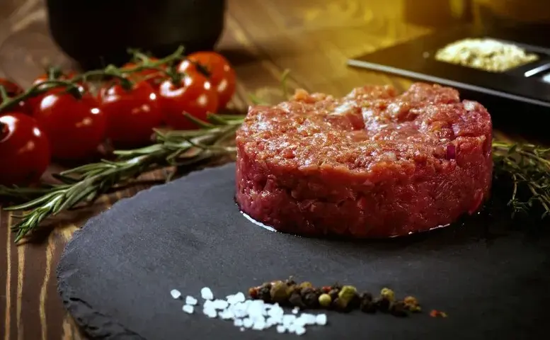 Tatar z jakiej części wołowiny? Oto najlepsze kawałki na tatara