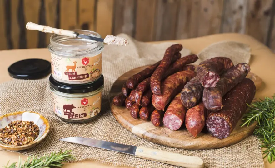 Ile kosztuje kilogram dziczyzny? Ceny dzika, jelenia i sarny