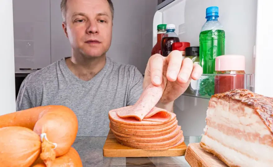 Resztki obiadu - jak długo ugotowane mięso w lodówce?