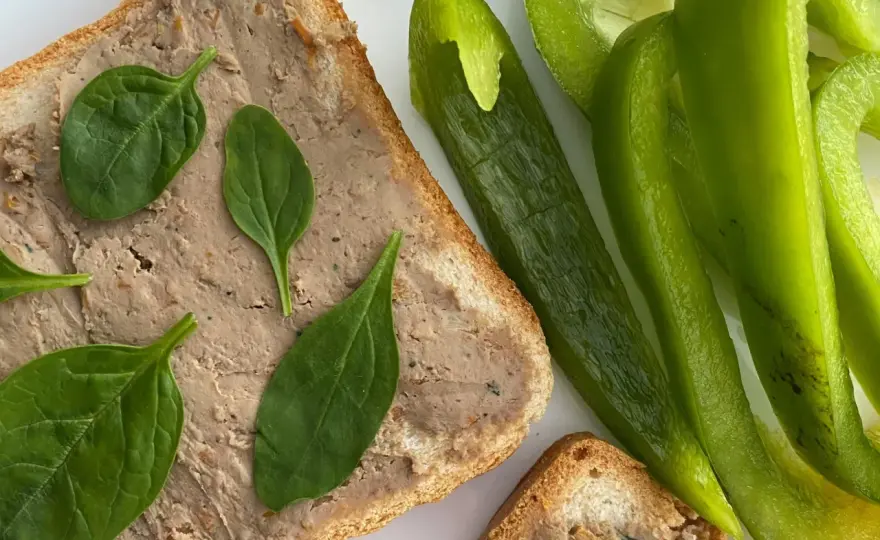 Ile kcal ma kanapka z pasztetem? Zaskakujące fakty i porady