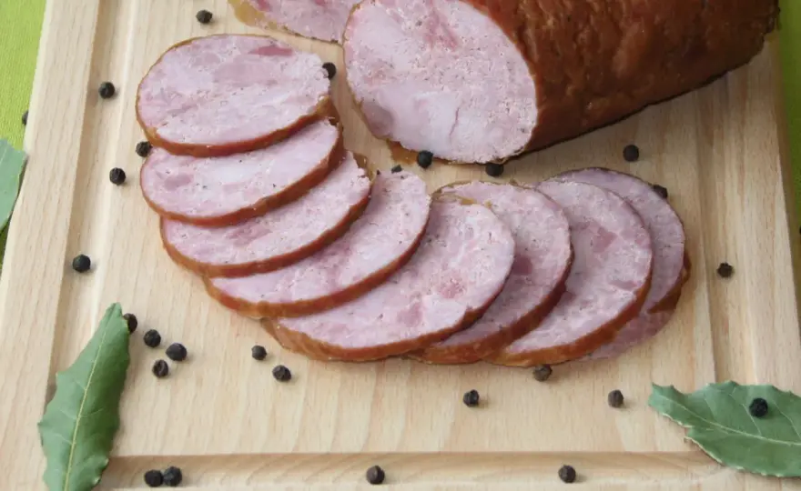Jak przygotować kiełbasę szynkową parzoną nie wędzoną w domu