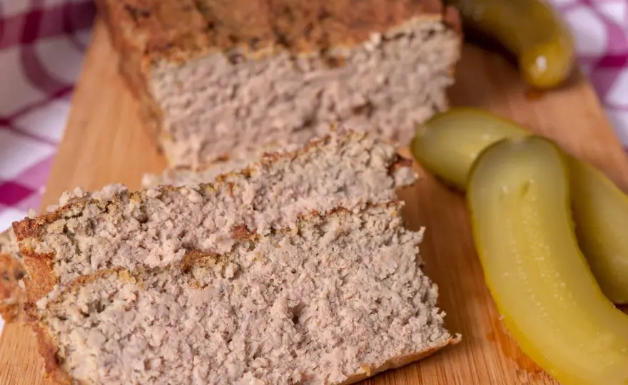 Prosty przepis na pasztet drobiowy w Thermomix, który zachwyci smakoszy