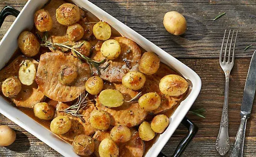 Jak przygotować soczystą wieprzowinę z piekarnika w prosty sposób